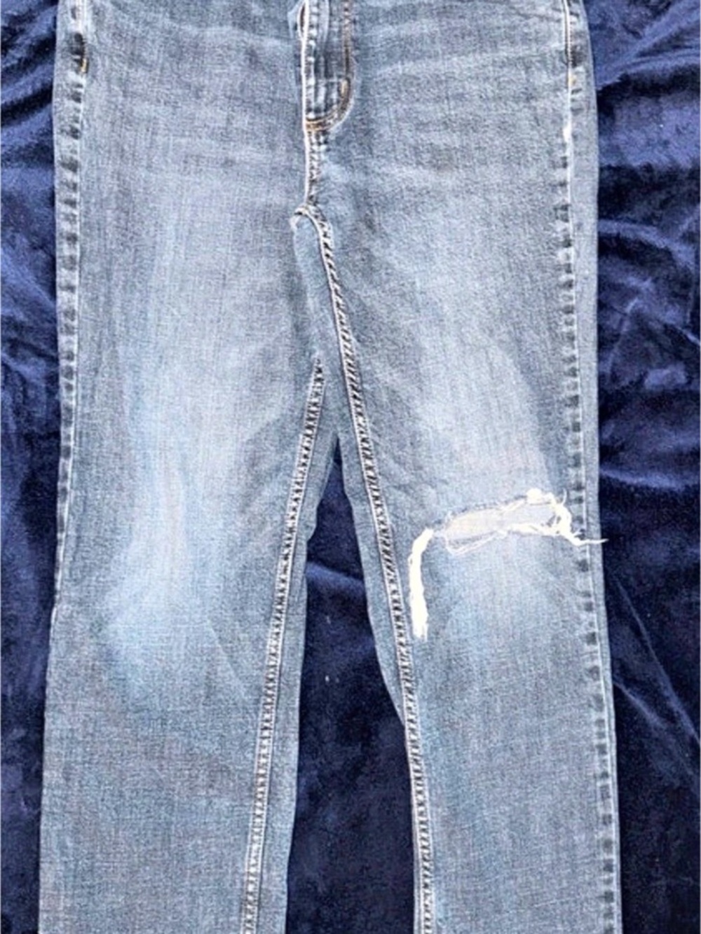 G.H. Bass & Co. Bass. Men's Distressed Jeans in Blue Waist 30x30